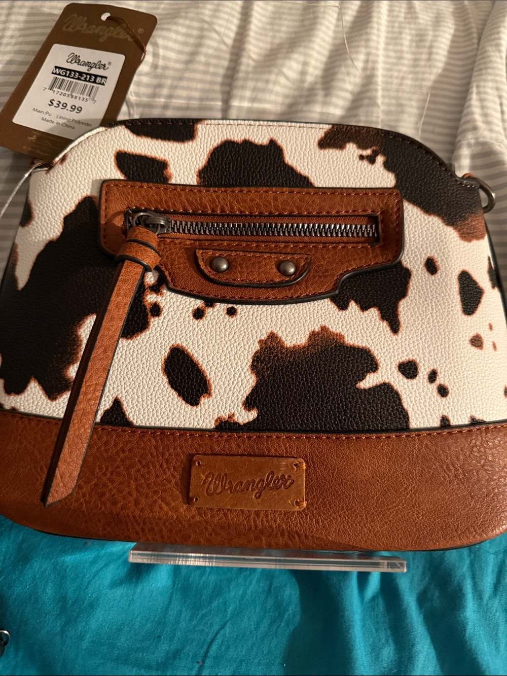 NWT Wrangler Brown & White Cow Print Crossbody Bag 10 x 7.5” x 3 cow strap - Picture 2 of 7